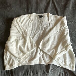 White short sleeve cropped sweater sz3
